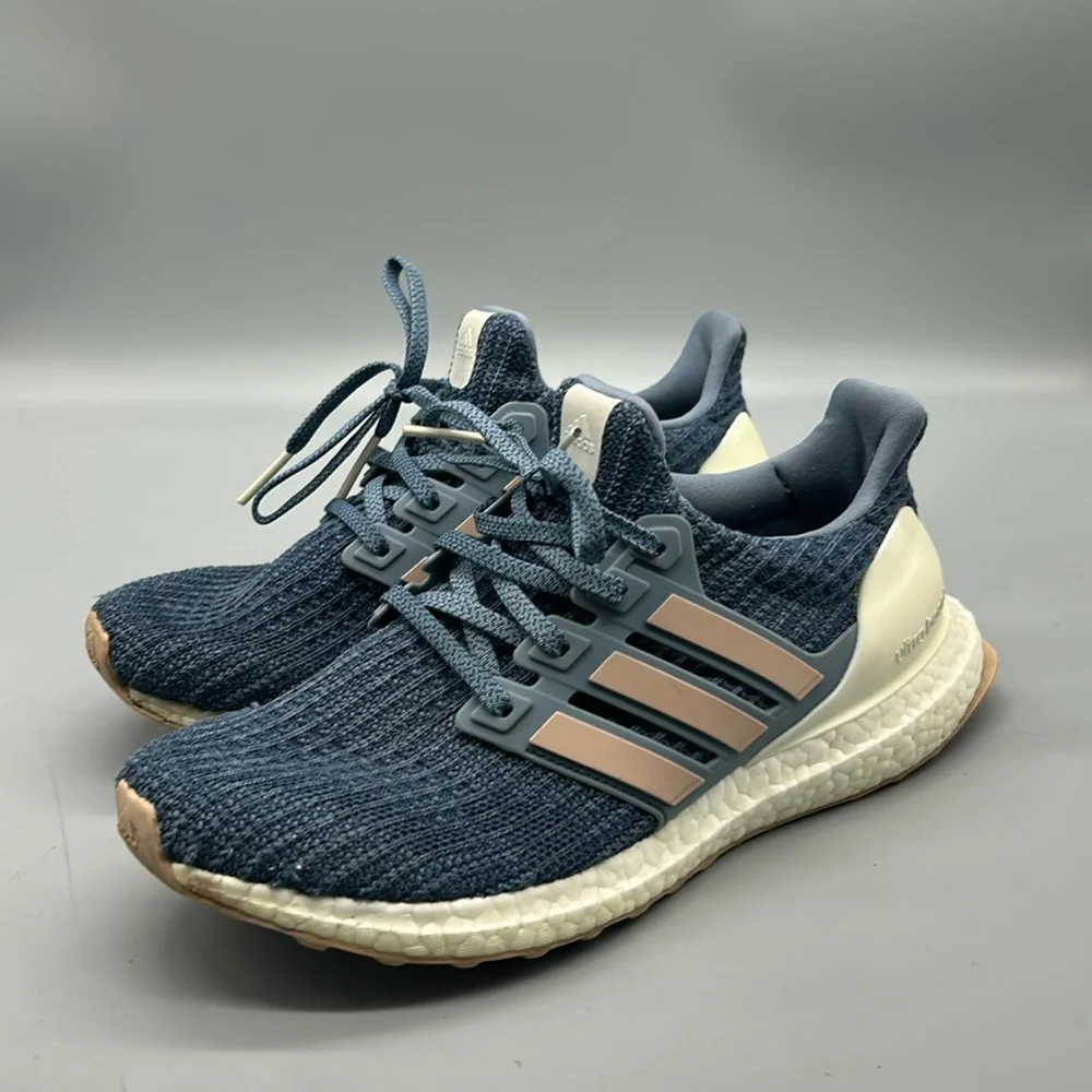 Adidas Ultra Boost sz 7 - Picture 1 of 9